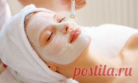 Каждая девушка иногда задается таким вопросом, особенно если времени катастрофически не хватает, и есть соблазн ограничить уход обычным кремом для лица. 
Но именно маски обладают суперспособностями, которые позволяют им возглавлять категорию «must have» в любом сезоне. У нас нашлось как минимум 5 ответов на вопрос «для чего нужны маски?»... https://702109992.shop.faberlic.com