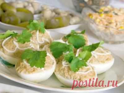 Фаршированные яйца с печенью трески | Четыре вкуса