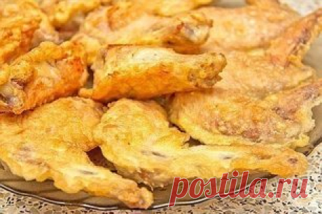 Крылышки в кляре
Ингредиенты:
Куриные крылья - 6 шт.
Мука - 50 г
Яйца - 3 шт.
Соль, перец - по вкусу
Способ приготовления:
Из муки, яиц, соли и перца замешиваем кляр. Он похож по консистенции на жидкое тесто.
Крылья режем пополам. Солим и перчим.
Опускаем крылышко в кляр и обмакиваем его в нём с двух сторон.
Кладем в сковороду с разогретым маслом.
Обжариваем крылья с двух сторон в большом количестве масла на медленном огне для того, чтобы крылышко прожарилось.
Приятного аппетита!