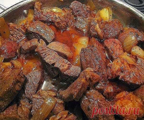 25 рецептов. Готовим второе:
1. Вкусный домашний гуляш

2. Венгерский гуляш

3. Белая фасоль в томатном соусе с 