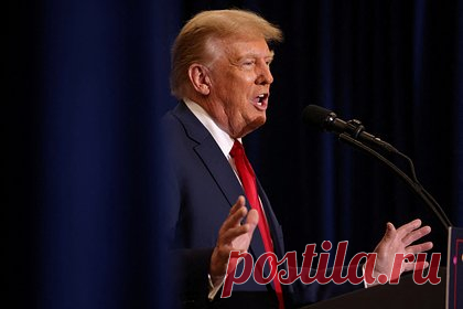 Трамп опроверг слова Коламбуса о секрете его появления в фильме «Один дома 2». Бывший президент США Дональд Трамп гневно опроверг слова режиссера Криса Коламбуса о секрете его появления в фильме «Один дома 2». По словам Трампа, в действительности создатели фильма умоляли его сняться в эпизоде картины. При этом политик возмутился, что его обвинили в насмешках над своей ролью в фильме.