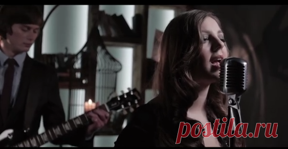 Отличный и шикарный кавер на композицию «Don’t Speak» 
Я думаю эту мелодичную и замечательную композицию «Don’t Speak» знают практически все. Песня, которая выдержала испытание временем, была написала и исполнена Гвен Стефани (Эрик Стефани соавтор).
http…