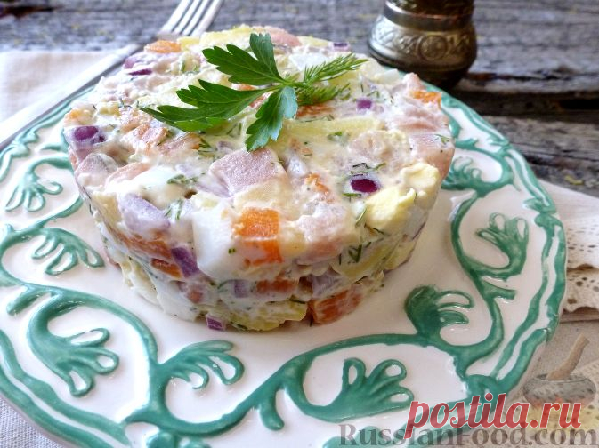 Рецепт: Салат с красной рыбой на RussianFood.com