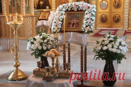 Можно ли в церкви ставить свечку за себя за здравие. Перед какой иконой и как помолиться, можно ли поставить несколько свечей | Православная Жизнь | Яндекс Дзен