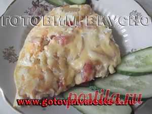Омлет с капустой, сосиской, помидорами и с сыром. Готовим на сковороде.