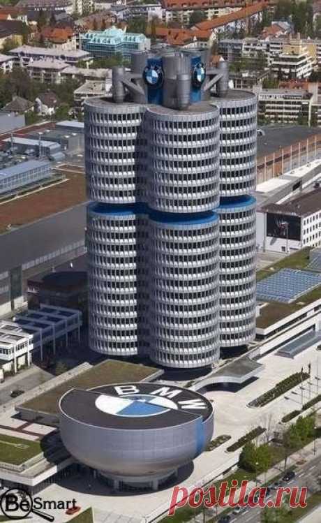 Штаб-квартира BMW и здание музея BMW в Мюнхене, Германия