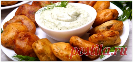 Такое я еще не готовила: Жареные соленые огурцы в кляре! Когда готовила первый раз даже и не думала, что получится очень вкусная закуска, которая хороша, как и в горячем так и холодном виде. Это как раз то самое блюдо, когда хочется чего-нибудь необычного, вкусного и из доступных продуктов.  Рецепт:  Огурцы маринованные -400гр. (3-4шт)  Для кляра: