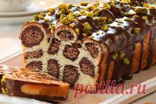 Бриошь 
vk.com/tort_recepty

Впервые слово «бриошь» появилось во французском языке в XV веке. Его ввели булочники, которые пекли хлеб из дрожжевого теста с добавлением сахара и сливочного масла. Самыми вкусными бриошами в то время были маленькие булочки, зауженные книзу и круглые сверху. Их подавали, как изысканный хлеб с пряностями. И хотя в наше время бриоши так же популярны, они отличаются формой и вкусом. Этого и стоило ожидать, ведь столько лет прошло! 
Показать полностью…