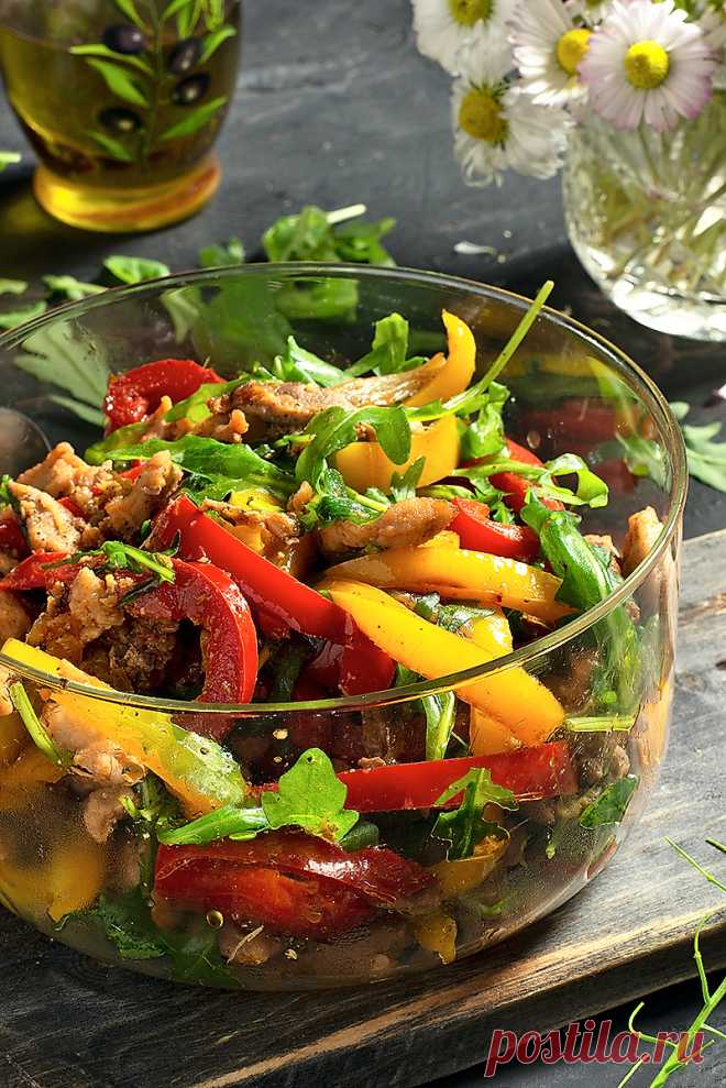 Салат с мясом и сладким перцем — Кулинарные рецепты с фото