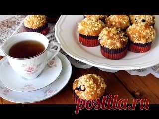 Нежнейшие? Маффины с черной смородиной!? Вкуснее я ещё не ела! Ингредиенты-180 гр муки-100 мл молока-30 гр сливочного масла-120 гр сахара-1 ч.л разрыхлителя-1 яйцо-10 гр ванильного сахара-2 горсти ягод смородины*Штрейзель*-50 гр муки-40 гр сахара-40 гр сливочного масла