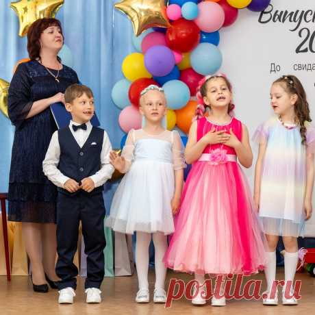 💌 Выпускные альбомы, где каждая фотография олицетворяет вашего ребенка
🤩 Персональный подход 📸 Профессиональный фотограф 💖 Доступные цены
🌍 Работаем по Санкт-Петербургу и Ленинградской обл. 📞 +7(921)580-40-01