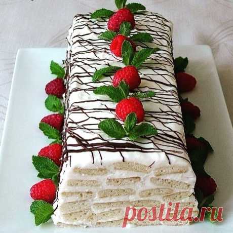 #КулинарныйБлог_торт
🍴Торт &quot;Медовое полено&quot;✨
🔸Ингредиенты:
🔸Для теста:
мед - 80-90гр (2-3ст.л.)
сахар - 2/3 стакана
мука - 2,5-3стакана
яйца - 3шт
сода - 0,5ч.л.
🔸Для крема:
сметана 15% - 800мл
творожная масса - 600гр (я использую творожные сырки)
сахар - 1 стакан