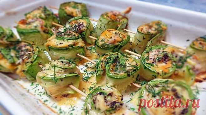 Потрясающие рулетики из кабачков и курицы — невероятно красивая закуска и удивительно вкусная