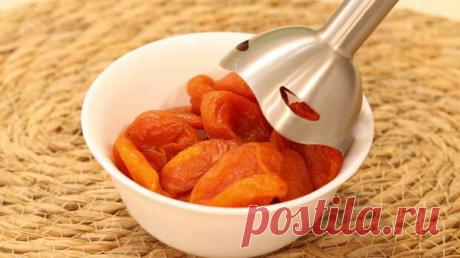 Взбиваю курагу, все смешиваю — и в морозилку. Такой десерт можно делать хоть каждый день - Будет вкусно - Медиаплатформа МирТесен Все мы любим пить чай с различными сладостями и вкусняшками. Но, как известно, сладкая выпечка и магазинные конфеты очень вредные и калорийные. Поэтому хочу предложить вам приготовить очень полезны и вкусные конфеты, которые делаются очень просто и быстро. Для домашних конфет нам понадобится курага - 24 марта - 43821056263 - Медиаплатформа МирТесен