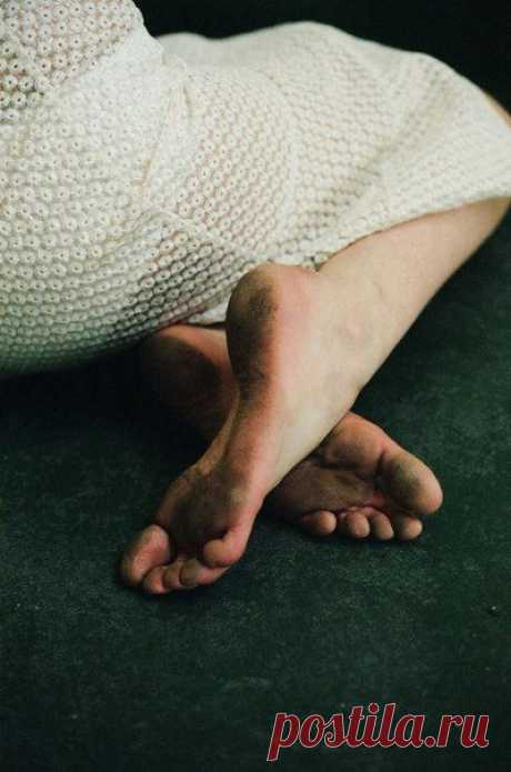 Важно знать свою ахиллесову пяту и не позволять другим прикасаться к ней.
_____________
Марлен Дитрих

[цитаты]