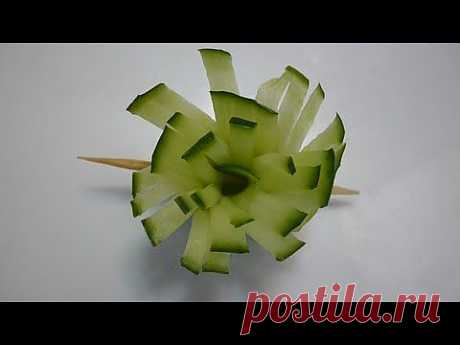 Украшения из огурца (делаем из огурца вертунчик) Как красиво оформить стол. - YouTube