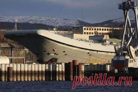 В России допустили модернизацию вооружения «Адмирала Кузнецова». Ракетный комплекс тяжелого авианесущего крейсера (ТАВКР) проекта 1143.5 «Адмирал Кузнецов» могут модернизировать, сообщил бывший заместитель начальника Главного штаба Военно-морского флота России вице-адмирал в отставке Владимир Пепеляев. Изначально корабль нес ракеты «Гранит».