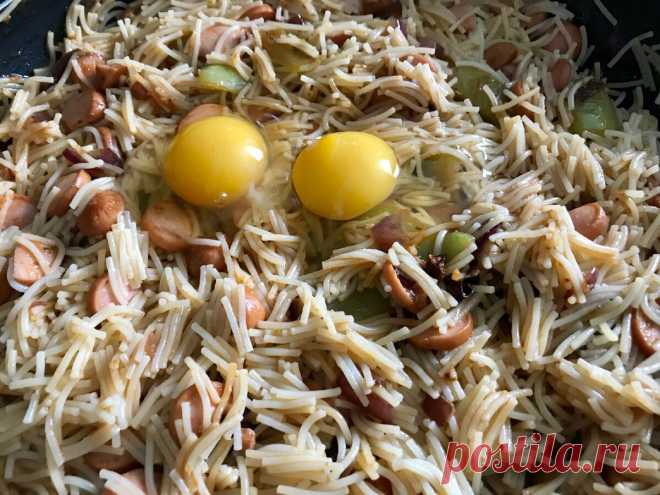Когда нет времени стоять у плиты, я беру пачку вермишели и готовлю вкусное и незатейливое блюдо | Сам поешь и жену удиви | Яндекс Дзен