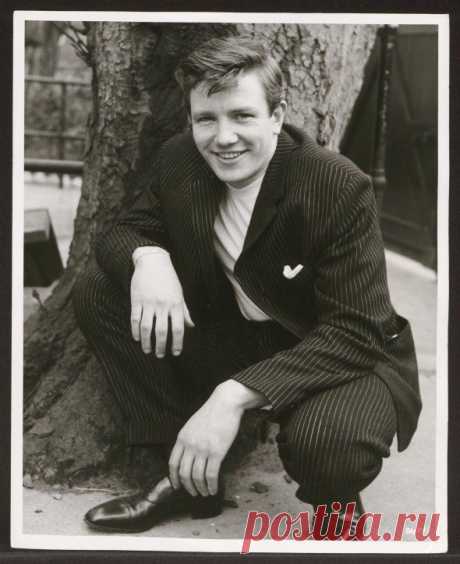 Альберт Финни (Albert Finney)
- 9 мая, 1936 • 7 февраля 2019