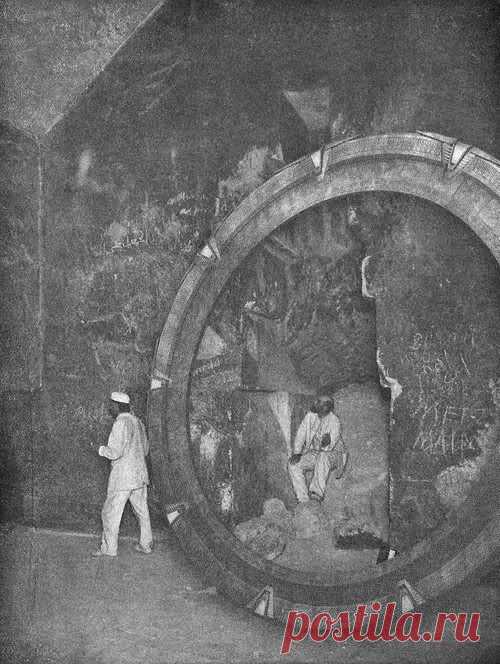 Звездные врата в Багдаде? Эта фотография была сделана в 1920 году