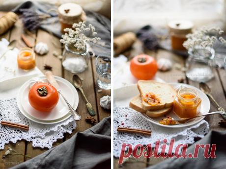 Пряный джем из хурмы В поисках идей для новогодних подарков мы, естественно, среди прочих, обратились к проверенному способу – заготовке необычных джемов. Тут ведь главное удивить и обрадовать не количеством вложенных в подарок средств, а количеством любви, дружелюбия, оптимизма и хорошего настроения. Мандариновое желе…