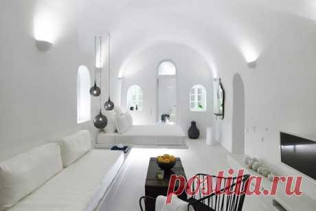 Реконструкция бутик-отеля 1864 The Sea Captain’s House на острове Санторини Шикарный номер Cave Suite бутик-отеля 1864 The Sea Captain’s House расположен в одном из самых больших и роскошных домов на острове Санторини, Греция. Его дизайн от фирмы PATSIOS является частью проекта полного обновления отеля. Архитекторы стремились создать в интерьере ощущение комфорта и расслабления с тонким чувством роскоши и намёком на элегантный стиль, свойственный всему отелю. Идея простоты и ясности,…