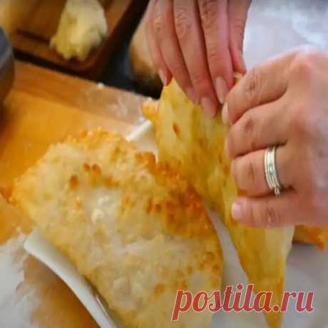 Пузырчатые и хрустящие чебуреки. Самый вкусный рецепт - В кастрюльке - Медиаплатформа МирТесен