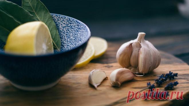 ЧЕСНОК ХРАНЮ свежим целых 12 МЕСЯЦЕВ: в обычной квартире без погреба — не сохнет и не гниёт Как хранить чеснок.