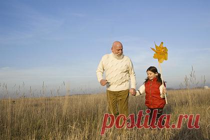 Раскрыта опасность позднего отцовства. Откладывать возможность стать отцом с помощью искусственного оплодотворения нельзя, предупреждают британские ученые и приводят данные своего исследования, которое показывает, что чем старше отец, тем ниже шансы при таком методе зачатия. Притом они не смогли учесть другие факторы здоровья отцов.