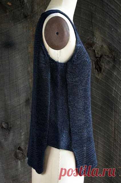 Оригинальный топ с асимметричным низом цвета индиго