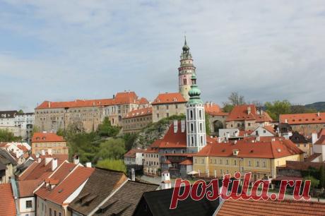 Чески Крумлов. Замок, Поездка в Чехию в 2012-м у нас была организована через турагентство, в путёвку были включены несколько замков недалеко от Праги. А вот выбрать такую, в