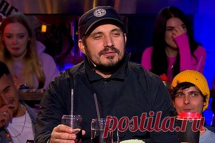 Девушка Паши Техника рассказала про госпитализацию рэпера. Возлюбленная рэпера Паши Техника Катя Лоли поделилась подробностями о состоянии музыканта перед госпитализацией. Она рассказала, что психотерапевтом исполнителю были прописаны таблетки, которые всегда лежали у нее в сумке. Однако вчера она не нашла их у себя. Отмечается, что в настоящий момент рэпер в больнице.