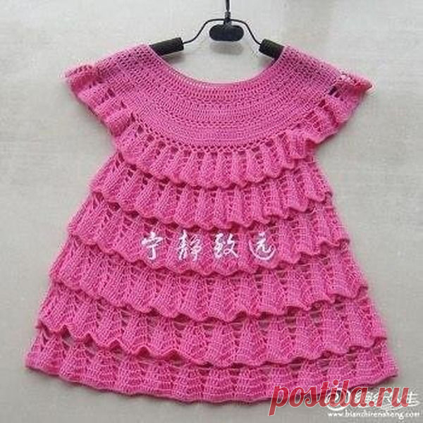 Милое платье крючком, вяжем для девочки