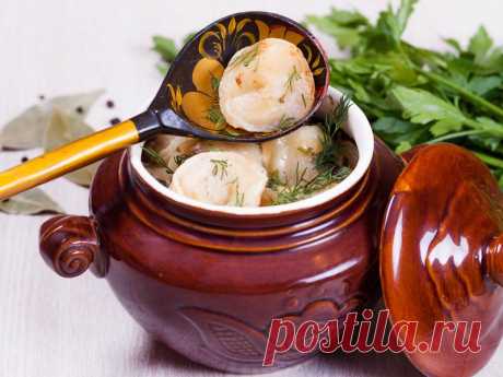 Пельмени с грибами в горшочках - Пошаговый рецепт с фото своими руками Как приготовить Пельмени с грибами в горшочках.Простой пошаговый рецепт приготовления в домашних условиях с фото.