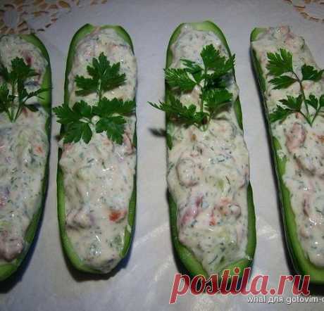 &quot;Лодочки&quot; из свежих огурцов