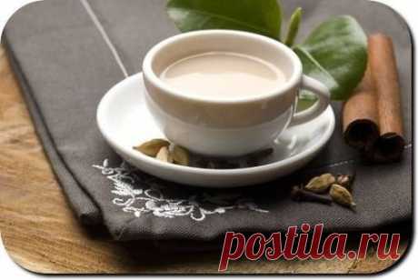 ВЕЧЕРОМ: МОЛОКО И СПЕЦИИ
Молоко с Кардамоном стимулирует работу мозга и избавляет от депрессий и усталости.
Если же приготовить его с Шафраном – такой напиток стабилизирует работу нервной системы, дыхательных путей и сосудов, а регулярное питье "Шафранового молока" избавляет от отечности под глазами и продлевает молодость.
Добавив в молоко немного Корицы, вы получите легкий возбуждающий напиток, благотворно влияющий на потенцию.
Куркума в сочетании с молоком полезна для пе...