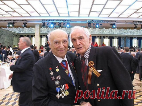 НАШИ КРАСАВЦЫ...