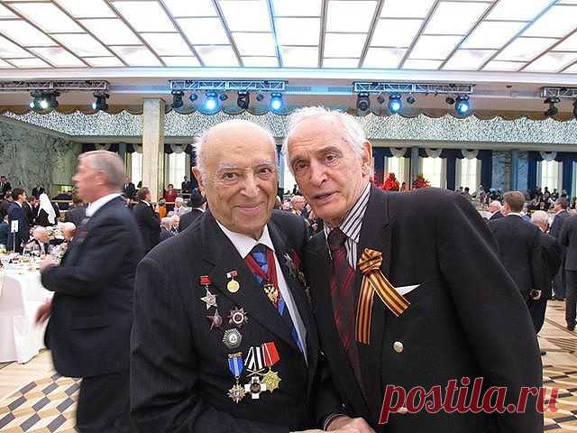 НАШИ КРАСАВЦЫ...