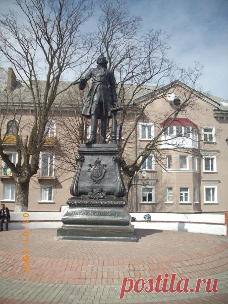 памятник Петру I