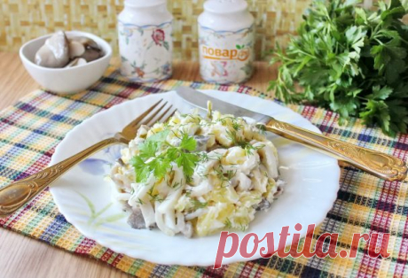 Салат с кальмарами и маринованными грибами - пошаговый рецепт с фото на Повар.ру