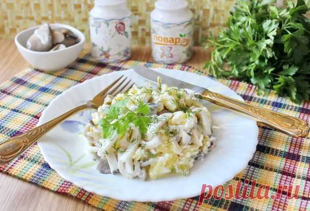 Салат с кальмарами и маринованными грибами - пошаговый рецепт с фото на Повар.ру