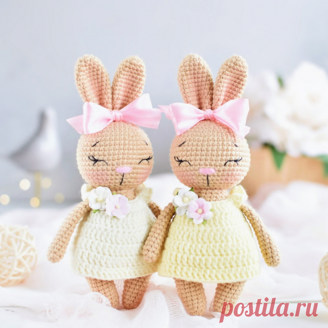 PDF Зайки малышки крючком. FREE crochet pattern; Аmigurumi animal patterns. Амигуруми схемы и описания на русском. Вязаные игрушки и поделки своими руками #amimore - маленькая зайка в платье, заяц, зайчик, кролик, зайчонок, крольчонок.