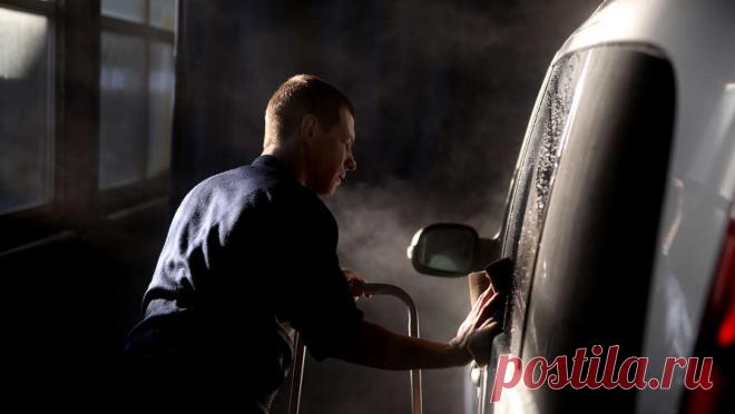 Автомойщик отказался мыть машину бывшего коллеги и обстрелял его из пневматики. Работник автомойки отказался мыть машину бывшего сослуживца и выстрелил в него из пневматики. Об этом рассказали в пресс-службе УМВД России по Нижнему Новгороду. Конфликт между бывшими коллегами произошел на автомойке на улице Героя ...