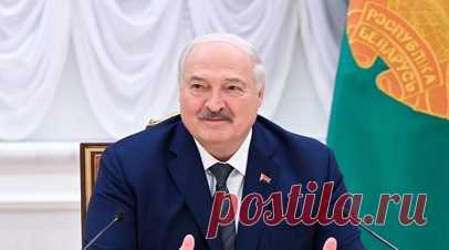 На столе у Лукашенко заметили модель ракетного комплекса «Орешник». Модель ракетного комплекса «Орешник» заметили на столе в кабинете белорусского лидера Александра Лукашенко. Читать далее