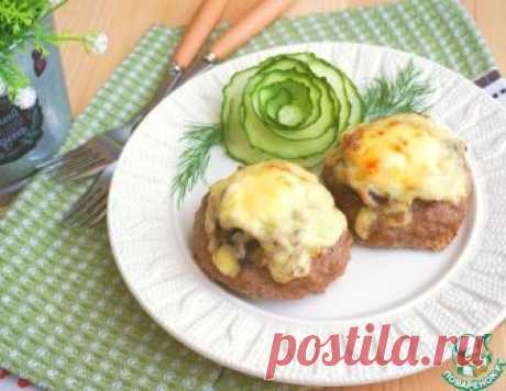 МЯСНЫЕ ВАТРУШКИ С ГРИБНОЙ НАЧИНКОЙ ПОД СЫРНОЙ КОРОЧКОЙ! 
Приготовить это блюдо не составит большого труда. И в будни, и праздники, оно всегда будет выглядеть празднично и аппетитно на семейном столе.
Потребуется:
Фарш мясной (свинина+говядина) — 450 г
Шамп…