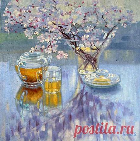 День сказал: "Положись на меня".
Я послушалась и положилась,
И, доверясь ему, подружилась
С каждым мигом текущего дня.
На заре поднялась и иду,
С днём не споря, ему не мешая,
По дорожкам его поспешая
Под его озорную дуду.
Лариса Миллер