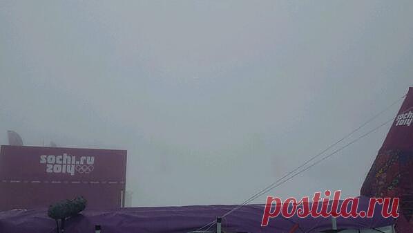 Туман опустился на биатлонный комплекс " Лаура" Мужской масс- старт перенесен на более позднее время.