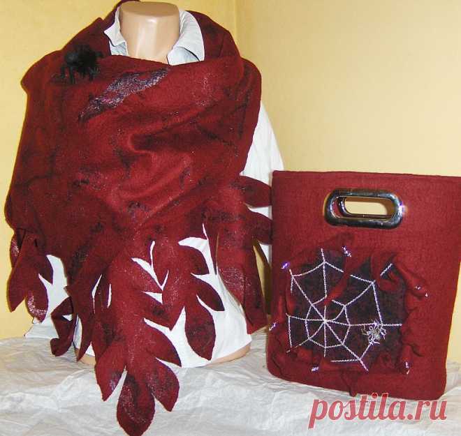 Комплект аксессуаров из натуральной шерсти.