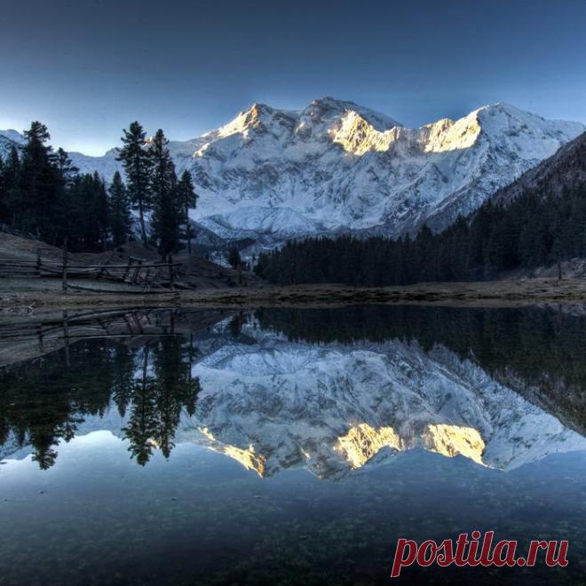 горное озеро