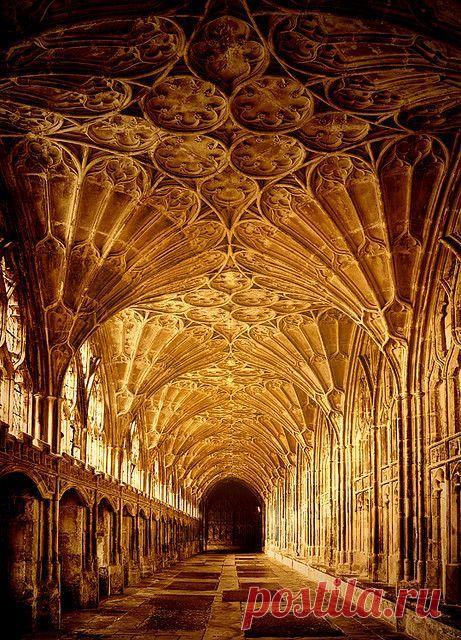 Совершенство готической архитектуры.